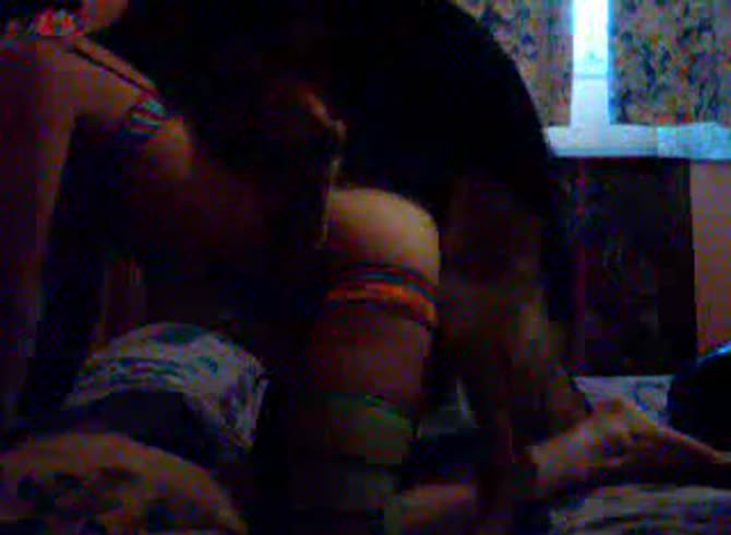 Video :Amateur dog porno with slut and her pet